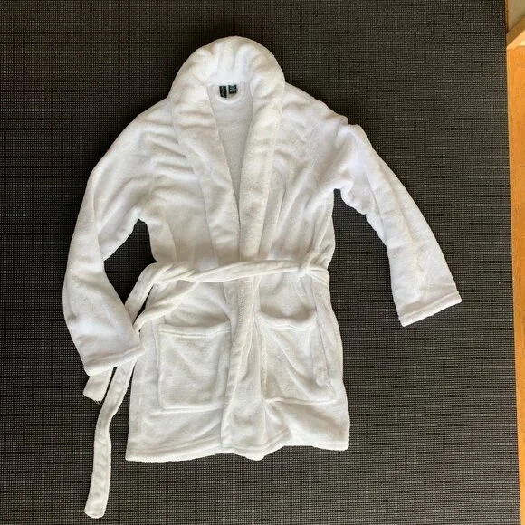 NWOT Super Soft White Robe - Picture 1 of 3